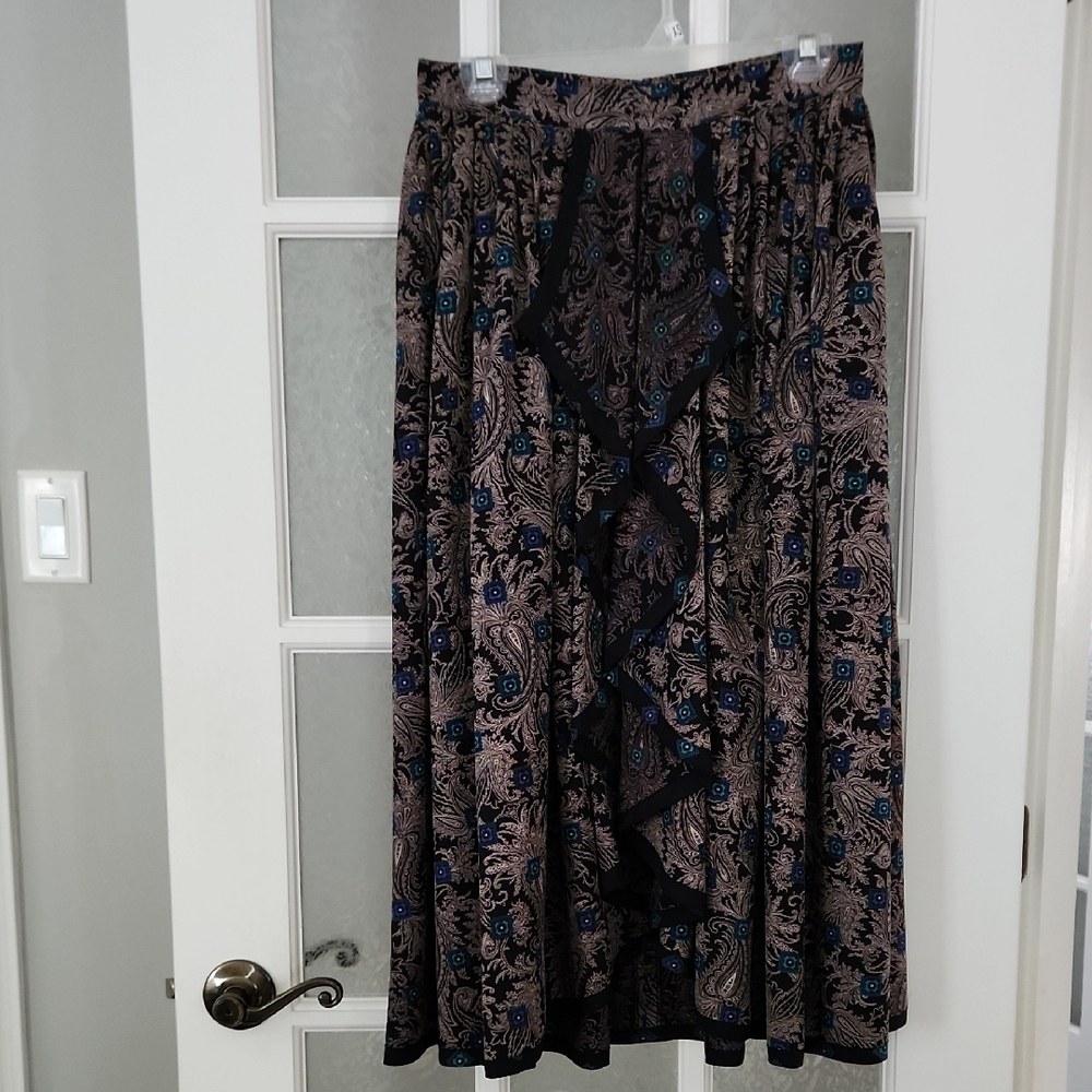 GORGEOUS Vintage Simon Chang Black and Blue Paisley